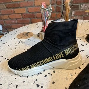 AMAZING DEAL, Seriously! Love Moschino high top slip on sneakers Black and Gold